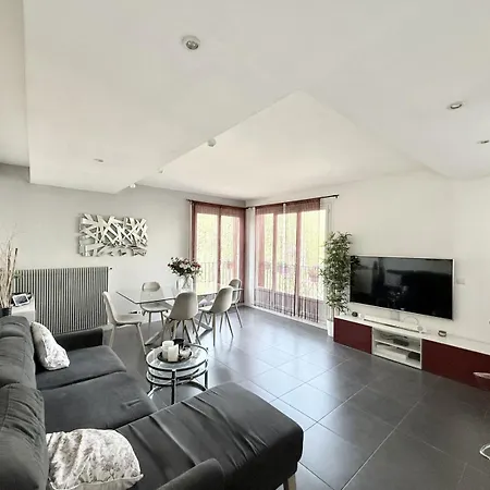 Apartment Appt Cosy Porte Paris Parc Fleural Et Parking