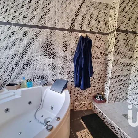 Appt Cosy Porte Paris Parc Fleural Et Parking Apartment *